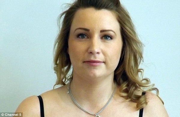 Англичанка чуть не лишилась груди после ее увеличения