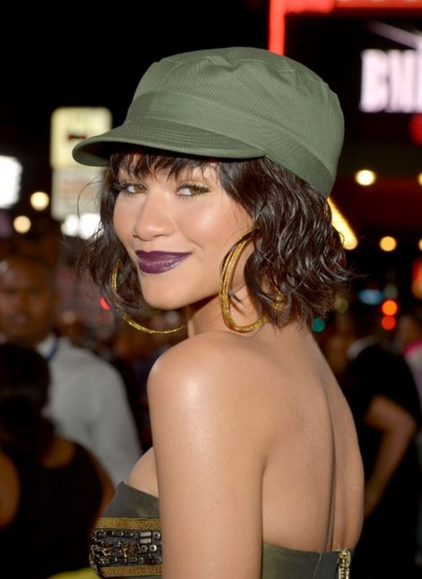 Популярные оттенки помад для осени: Звезды под прицелом