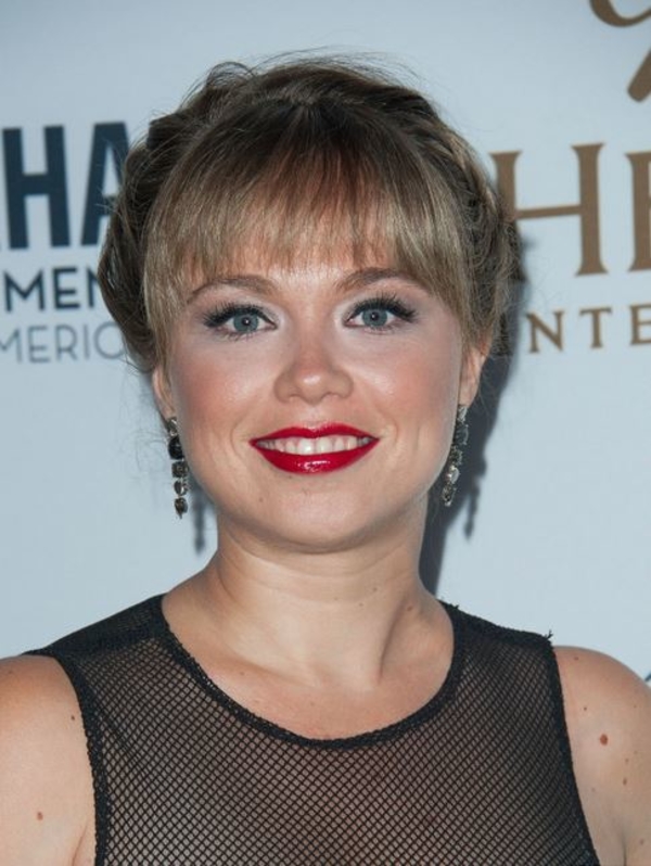 Популярные оттенки помад для осени: Звезды под прицелом