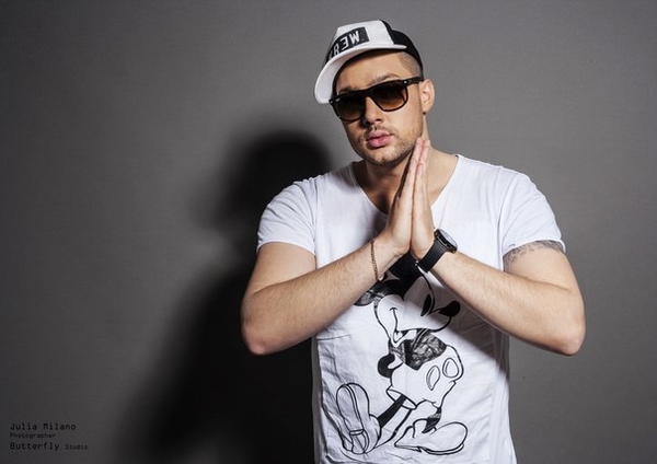 Олег Кензов из Х-Фактора: Мой друг получил в АТО осколок в почку