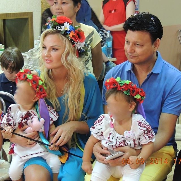 Камалия отпраздновала день рождения дочерей в лагере для беженцев