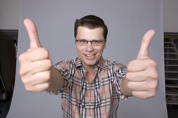 Гарик Харламов спел песню о санкциях против России