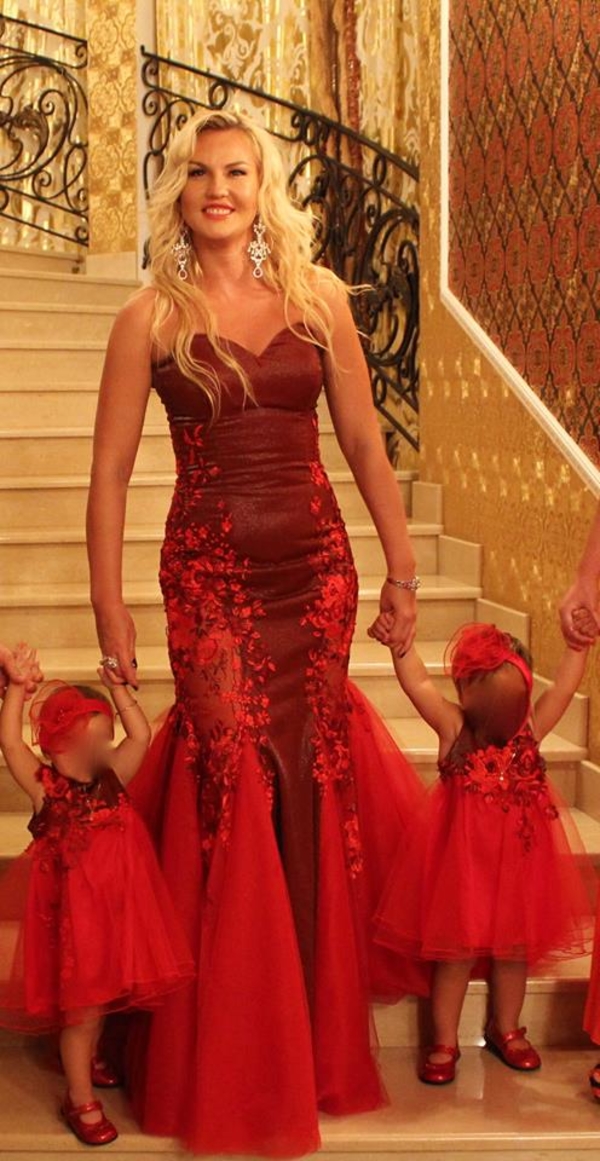 Камалия показала фото с первого дня рождения ее дочерей