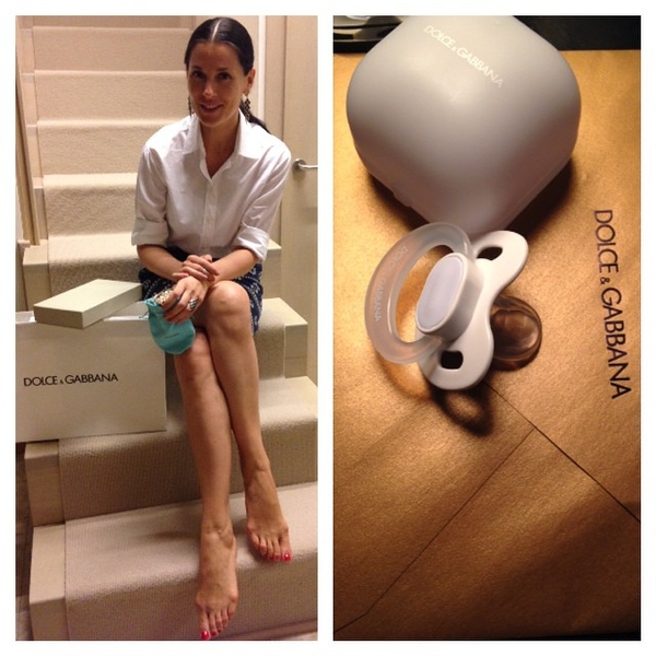 Новорожденному сыну Ефросининой подарили соску от Dolce & Gabbana