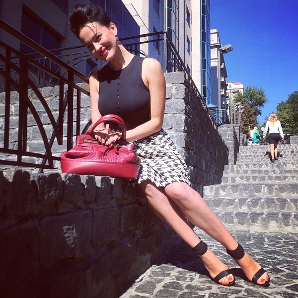 Даша Астафьева опубликовала свежее фото в стиле "ню"