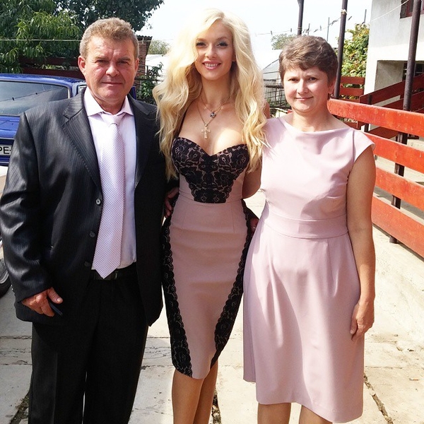 Солистка ВИА Гры показала свою семью