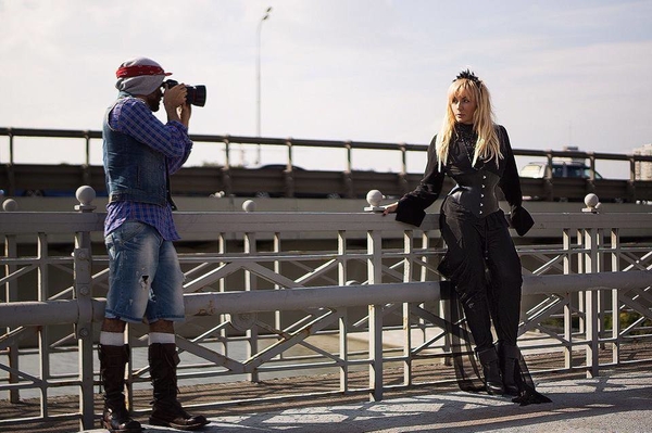 Ирина Билык примерила готический образ в новой фотосессии