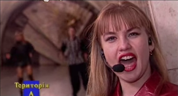 В Сеть попал клип Камалии 17-летней давности