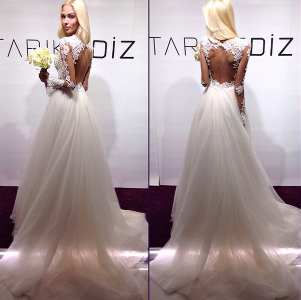 Возлюбленная Тимати показала фото в свадебном платье