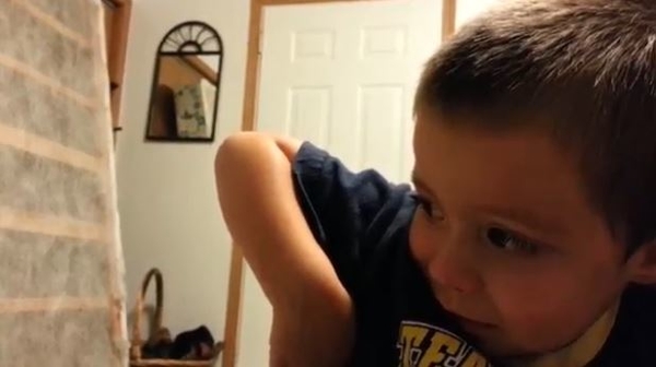 Реакция мальчика на шутку: Папа, верни мой нос