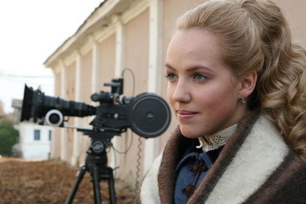 Звезда сериала Деффчонки Галина Боб беременна от режиссера