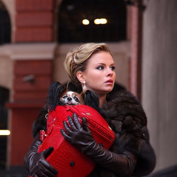 Анна Семенович похвасталась необычным подарком