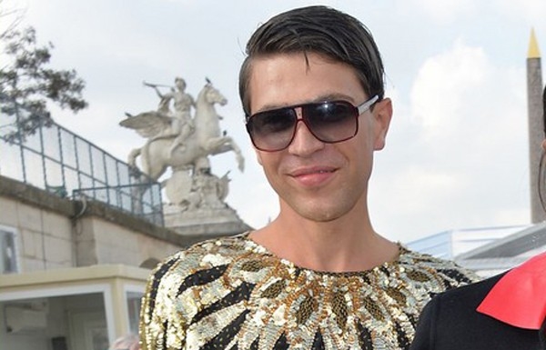 Скандальный журналист Седюк показал ягодицы на модном показе