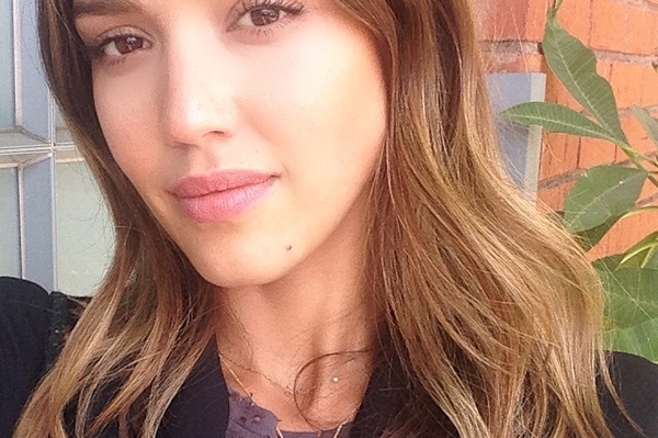 instagram.com/jessicaalba