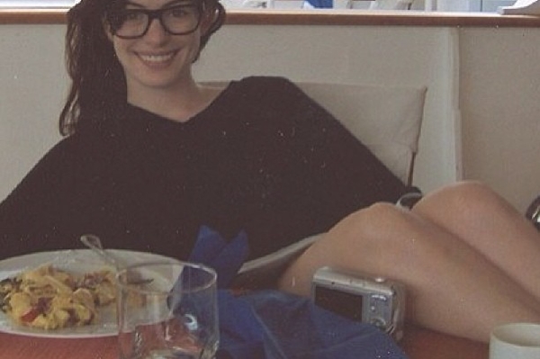 instagram.com/annehathaway1982