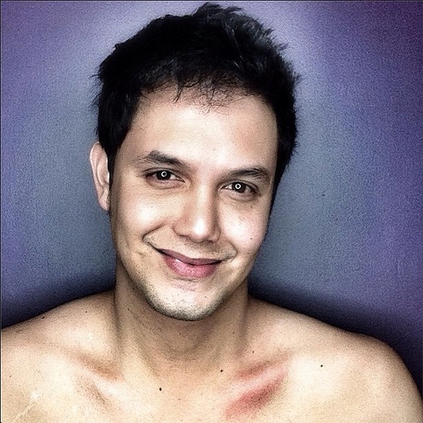 Парень перевоплощается в Мадонну и других звезд с помощью макияжа