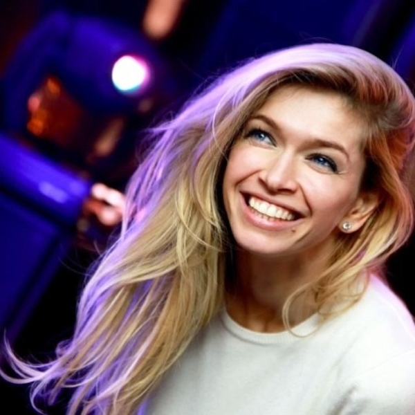 Брежнева показала фигуру в нижнем белье и рассказала об уходе за телом