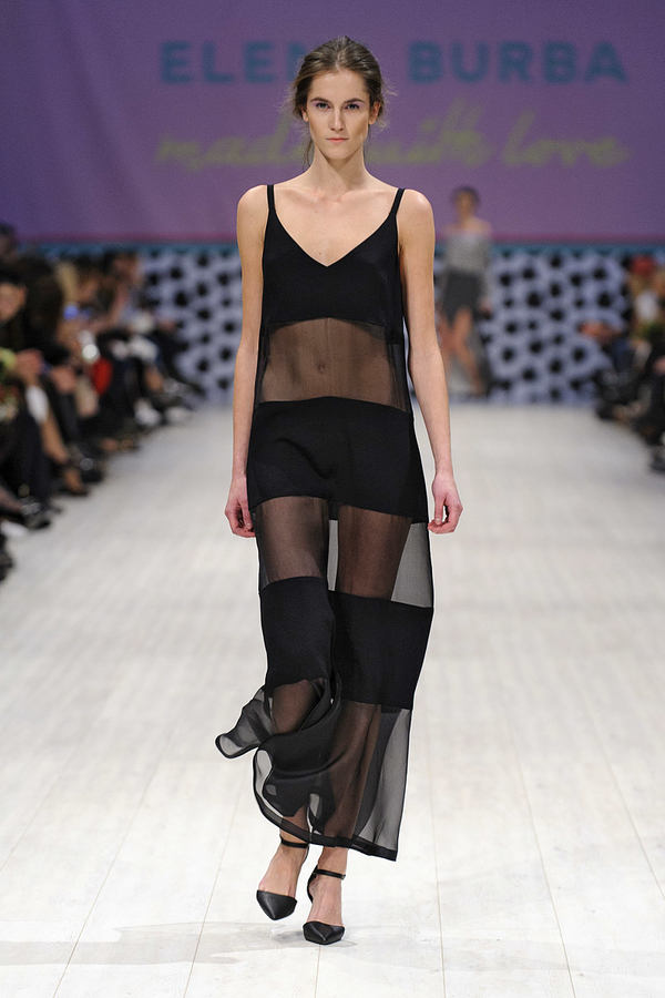 Модные пазлы: Елена Бурба представила коллекцию на UFW