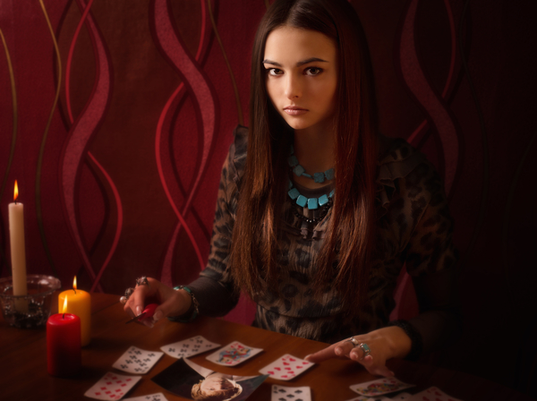 Гадания на Хэллоуин: ТОП-3 лучшие идеи