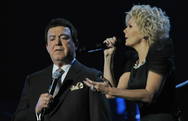 В Лондоне активисты хотят сорвать концерт Валерии и Кобзона