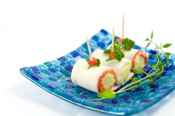 Новогодние закуски из крабовых палочек: ТОП-5 рецептов