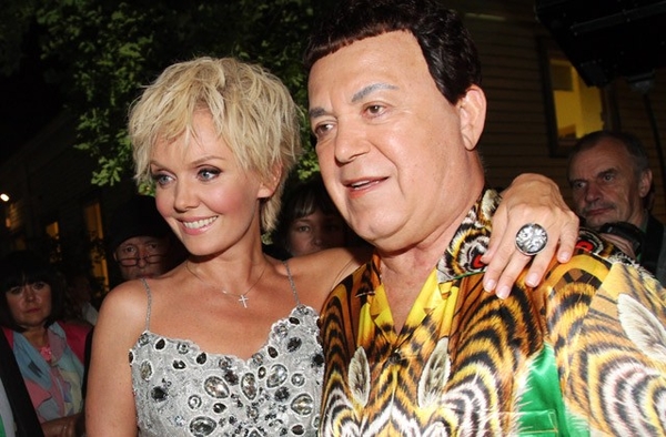 Организатор пикета концерта Валерии: Кобзон не прилетел, он испугался