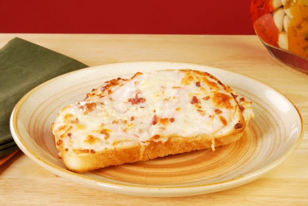 Как приготовить гренки: Три идеи для завтрака