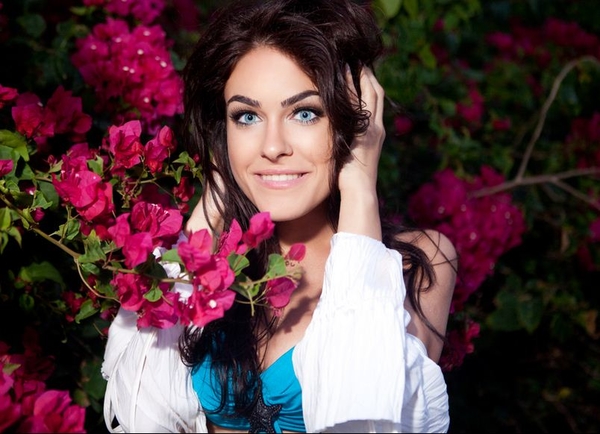 Маша Собко сходила на выборы с мамой