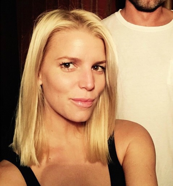 Джессика Симпсон продемонстрировала новую стрижку