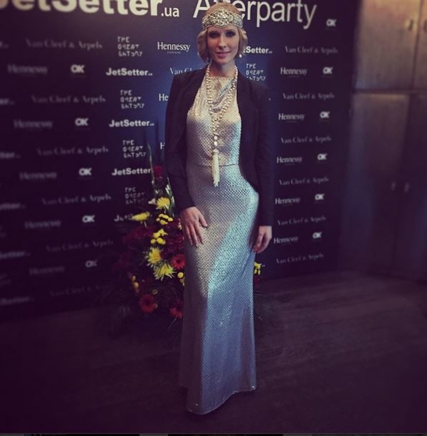 Катя Осадчая примерила необычный образ для съемки