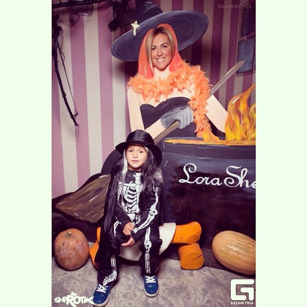 Хэллоуин 2014: Яна Клочкова нарядила сына в костюм скелета