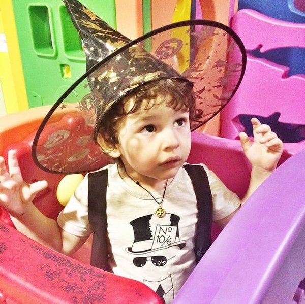 Сын Анфисы Чеховой отмечает Хэллоуин