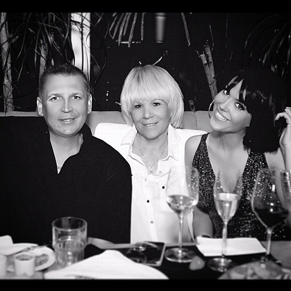 У популярной российской исполнительницы умер брат