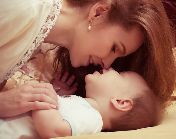 Ученые: Счастье от рождения детей длится два года