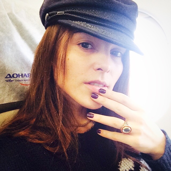 Сати Казанова показала, как она выглядит без макияжа