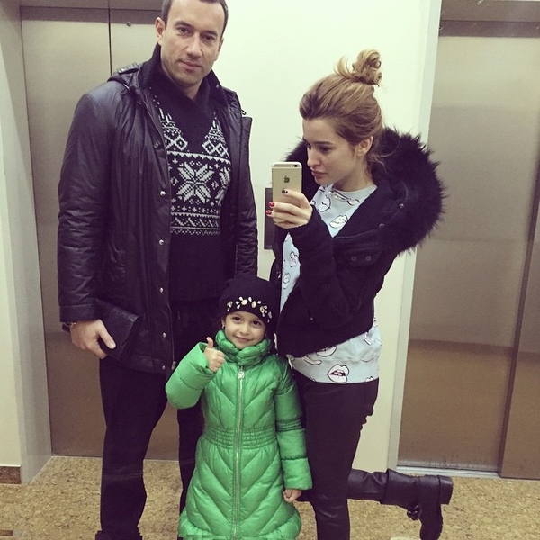 Бородина похвасталась семейным фото с дочерью и Михаилом Терехиным