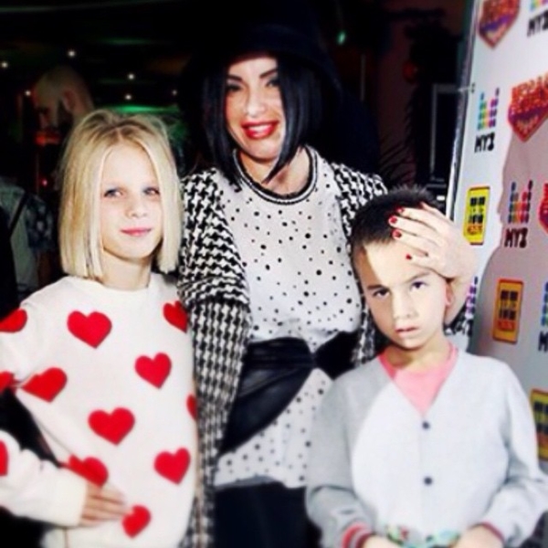 Юлия Волкова показала фото с повзрослевшими детьми