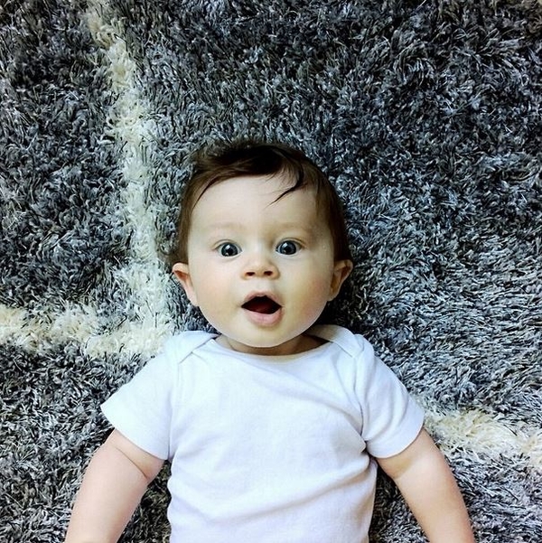 Жизнь маленького мальчика в Instagram