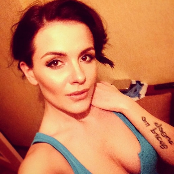 Эрика оголилась для мужского журнала: Сюрприз к Новому году