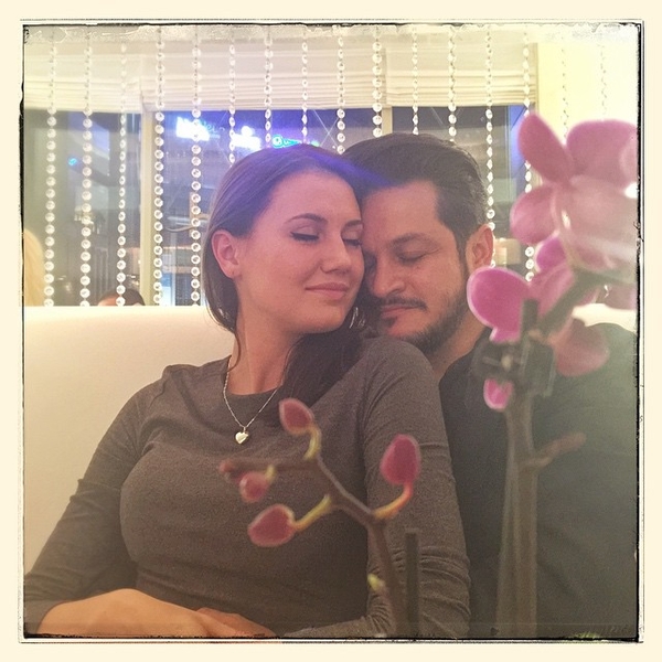 Эктор Хименес-Браво показал свою возлюбленную