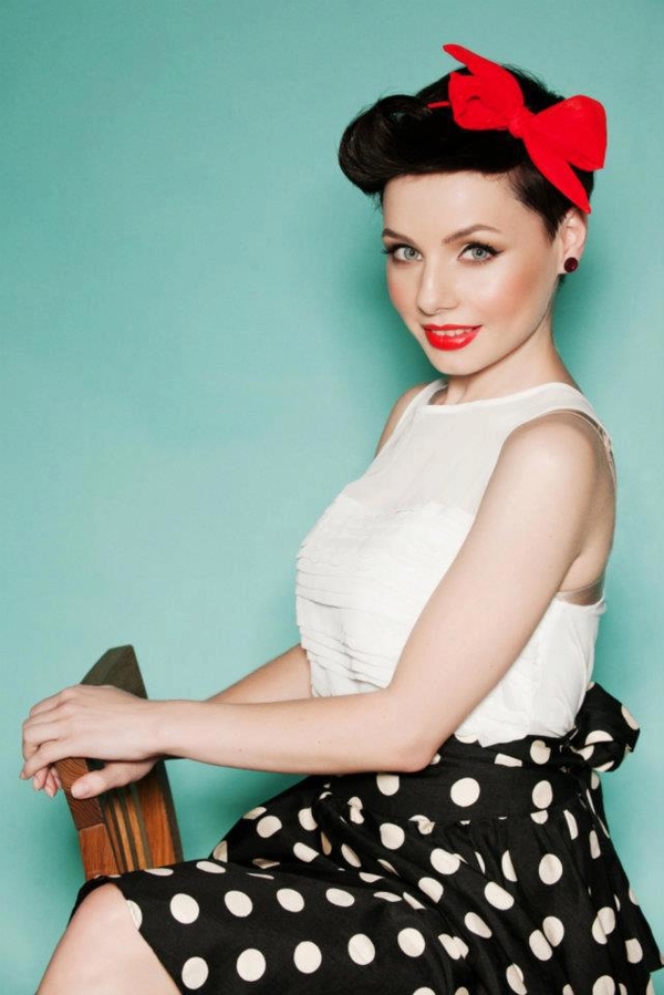 Наталья Гордиенко показала фото мужа с новорожденной дочерью на руках