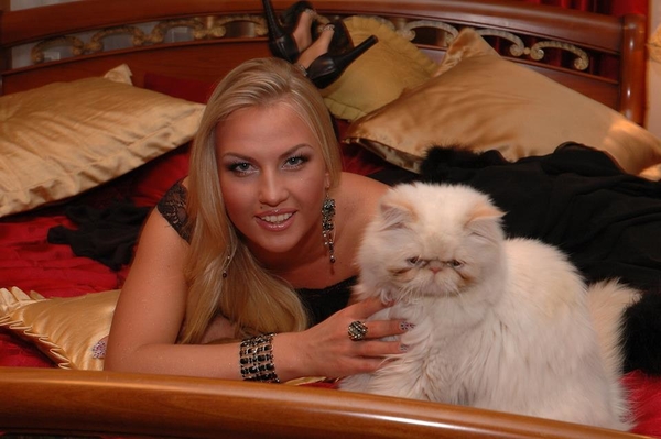 Камалия о благотворительности: Каждый раз у меня отбивают охоту