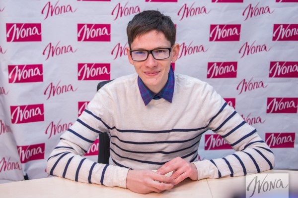 Новогодние рецепты от звезд: Евгений Поливода и его штрудель из физалиса