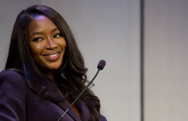 Наоми Кэмпбелл открыла благотворительный магазин для борьбы с Эболой