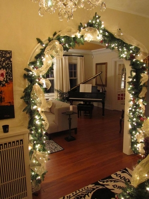 Как легко украсить комнату к Новому году: 100 фото