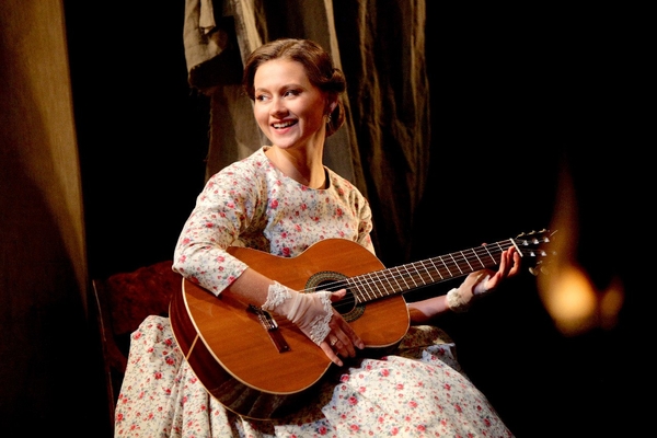 Новогодние рецепты от звезд: Анна Артеменко и ее фруктовая елка