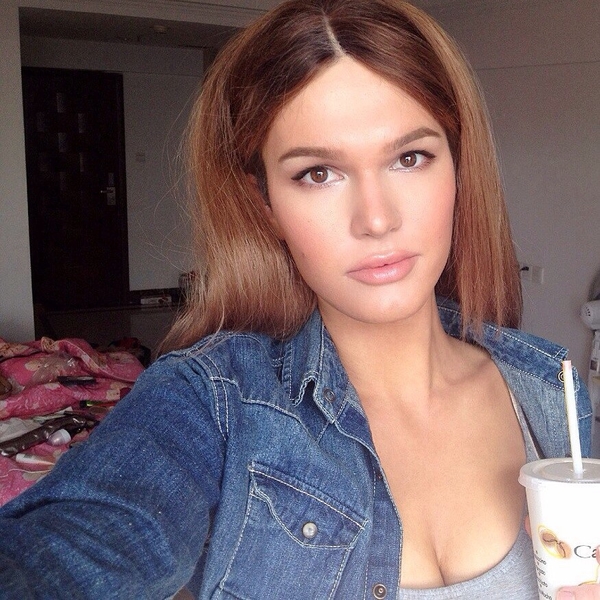 Борис Апрель сделал себе силиконовую грудь