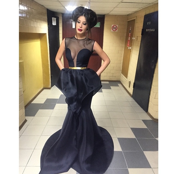 Кэти Топурия удивила откровенным нарядом