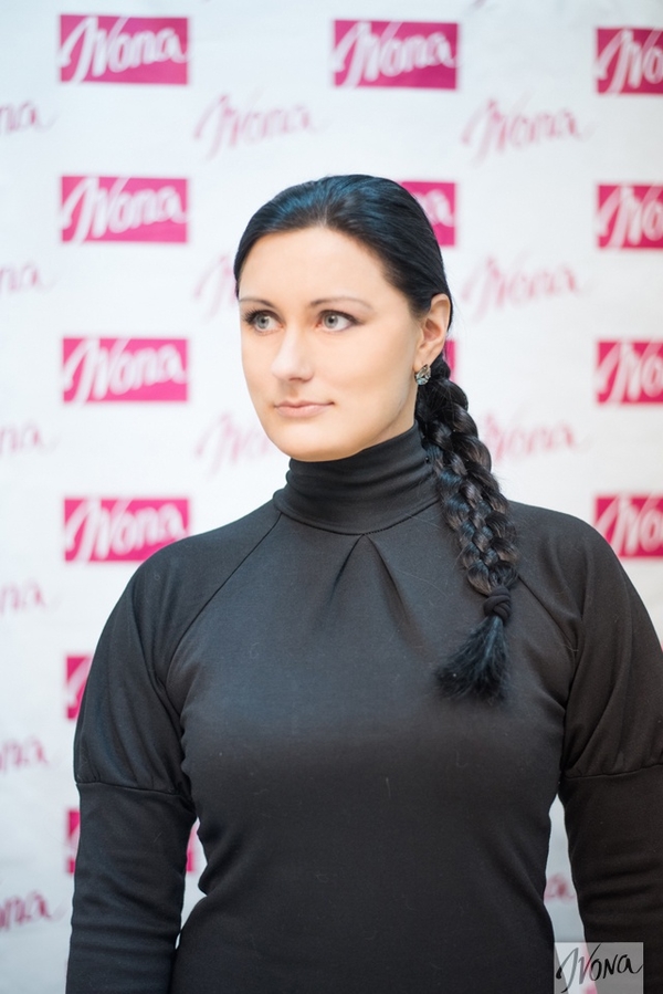 Прически на Новый год: Ажурная пятипрядная коса