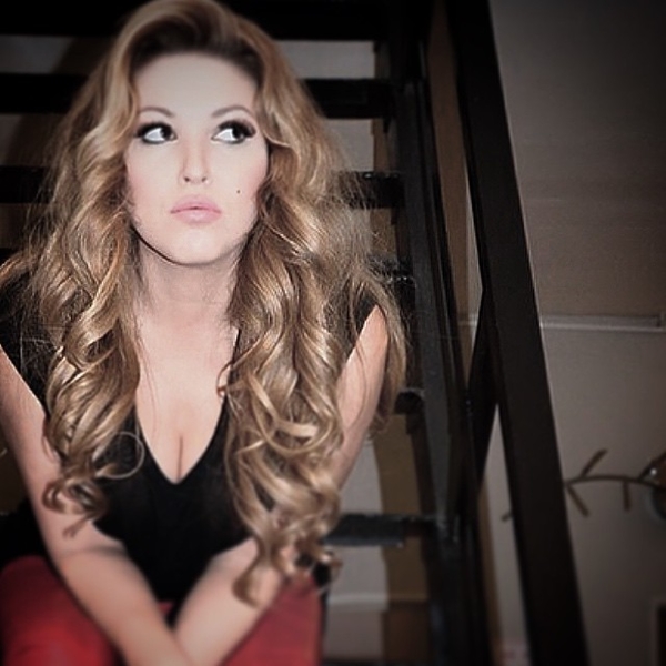 Ирина Дубцова сводила сына на ледовое шоу